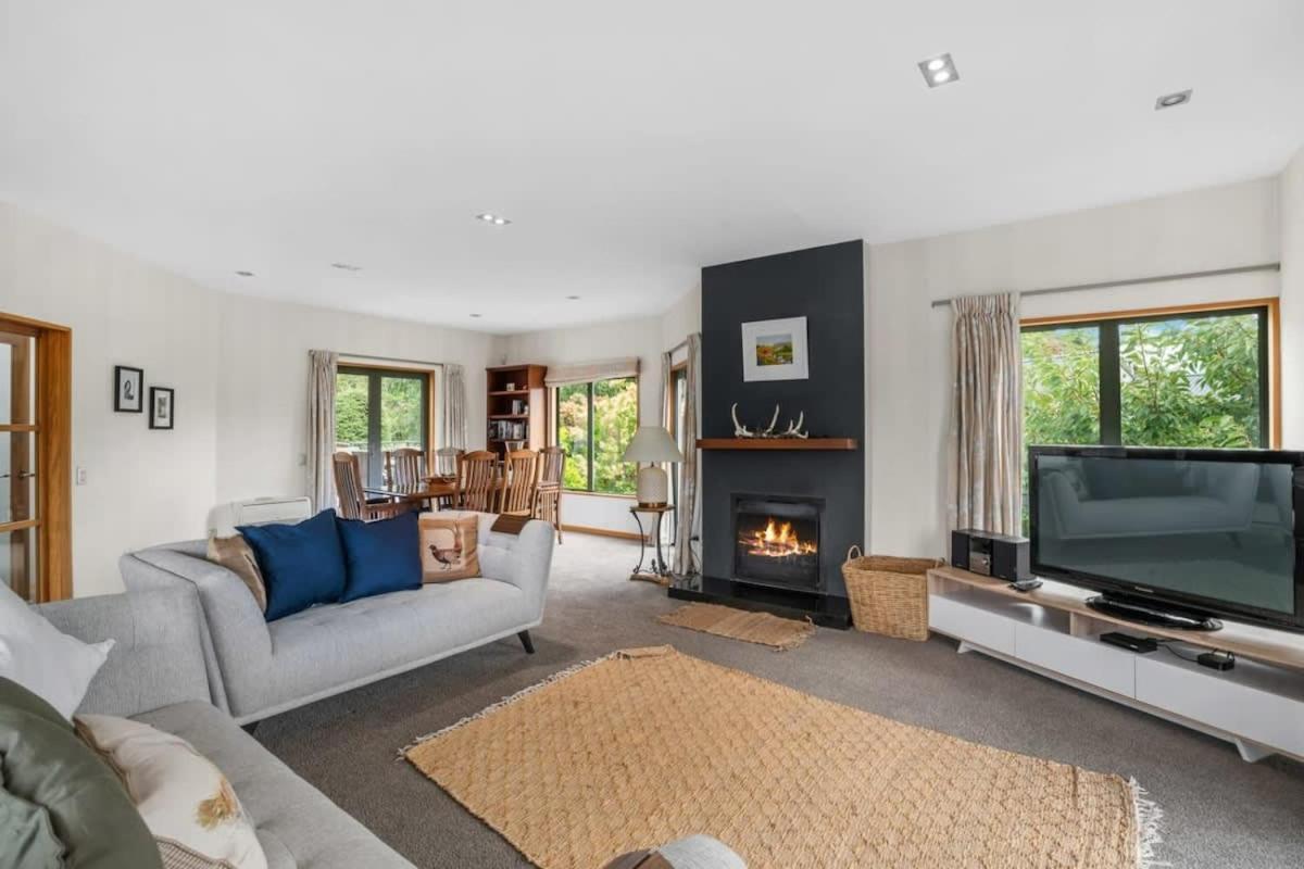 Lake View Villa Wanaka Exterior photo
