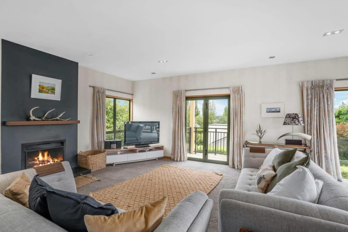 Lake View Villa Wanaka Exterior photo
